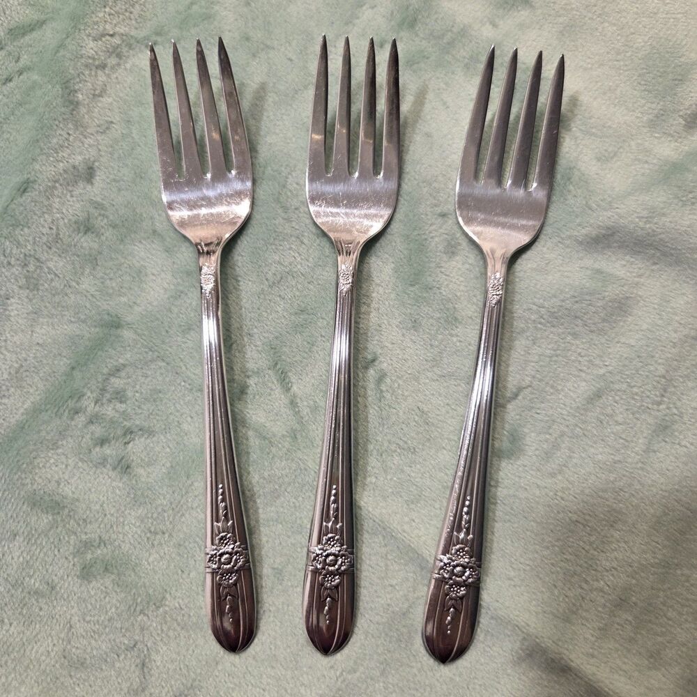 Vintage Wm Rogers Extra Plate Lot of 3 Salad Forks Triumph Pattern 1941